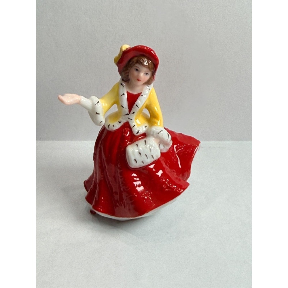 Vintage Royal Doulton Festive Joy M224 Figurine Miniature
